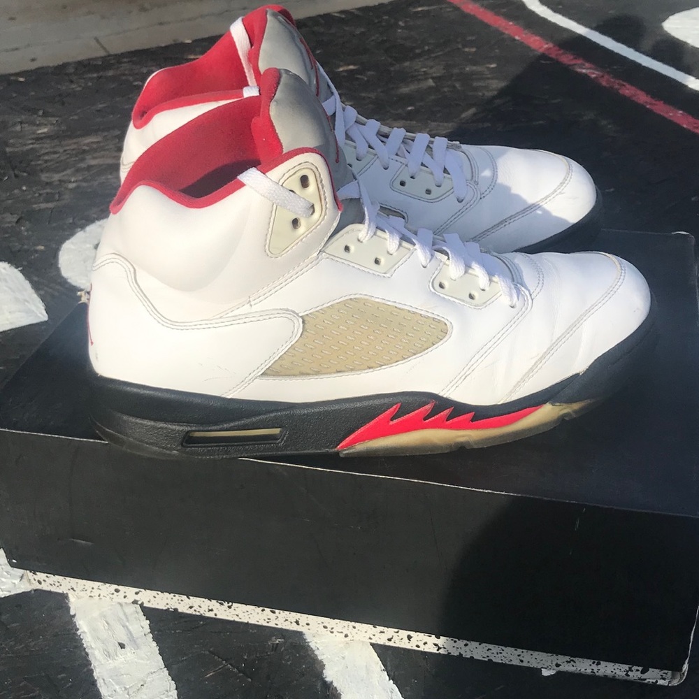 Air Jordan 5 Retro Fire Red Size 10.5